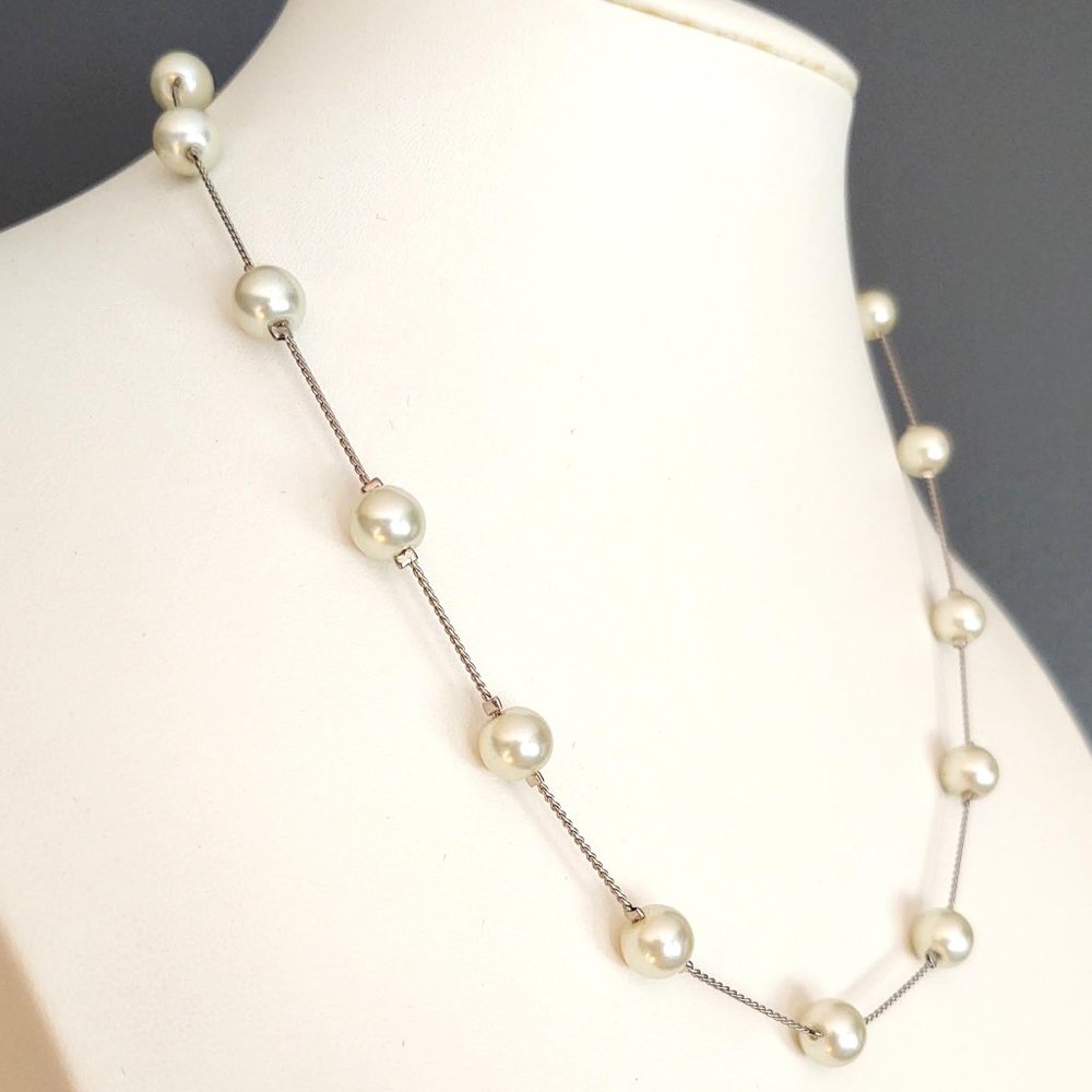 Faux pearl station necklace - Picture 4 of 11